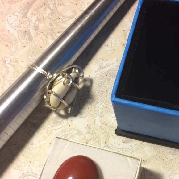 Wirequeen Artisan Wire Wrap Cowrie Shell Ring in  18Gage SS Sizes  8 9 10 - Picture 3 of 4